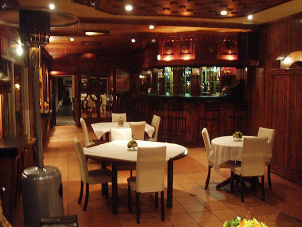 Roots Restaurant and Gallery - Restaurant in Soweto - EatOut