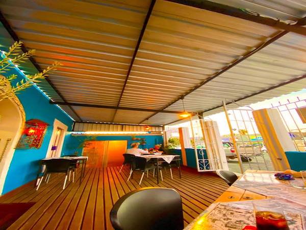 Porto Deli Restaurant and Art Café