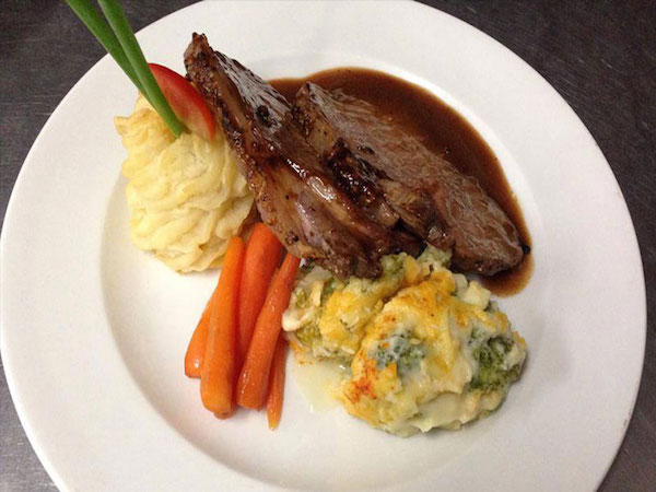 Feathers Restaurant at Hulala Lakeside Lodge