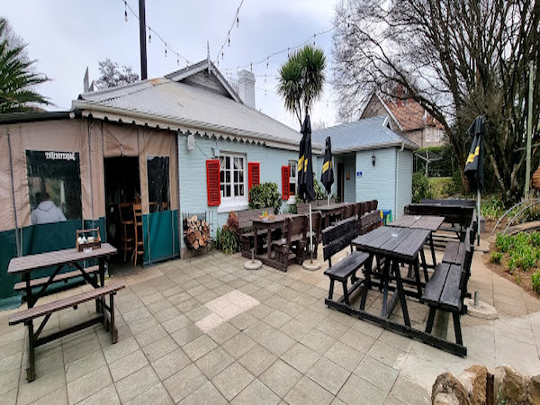 Bierfassl Restaurant and Pub