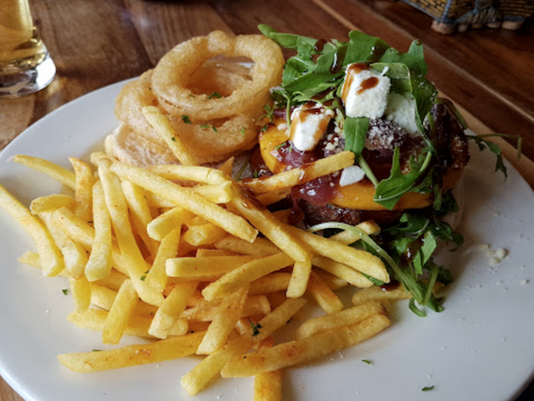 Cocos Island Grill and Cocktail Bar