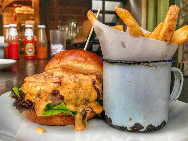 L8 Cafe at 44 Stanley