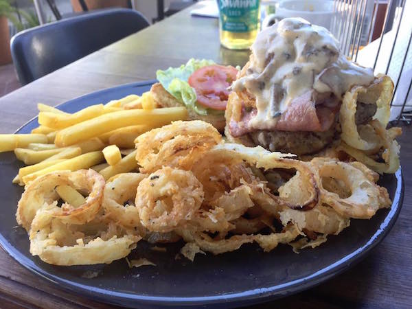 De Kreeft Stam Kafee @ Saronsberg Teater