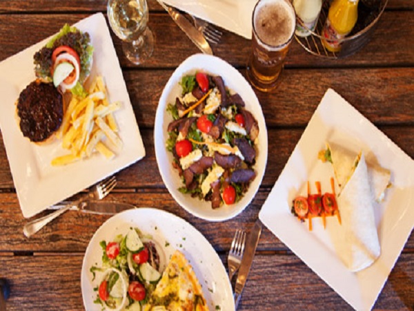 The Hollow Tree (Old Oak)