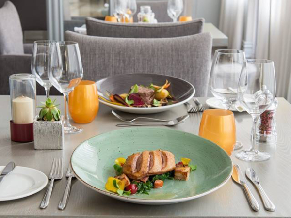 La Mer Restaurant and Grill at Radisson Blu