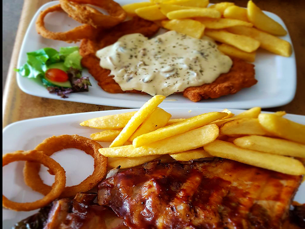 Artizen Restaurant and Lounge