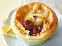 Mushroom and red wine pie