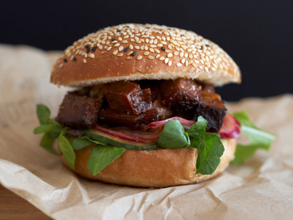 Gourmet burgers delivered to your door this Friday with #UberLUNCH