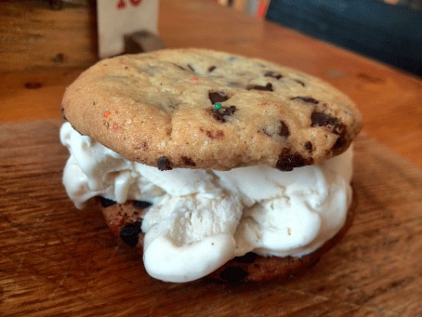 The dark chocolate chip cookie with cream cheese ice cream. Photo by Lindsay September.