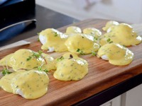 Poached eggs with Bearnaise