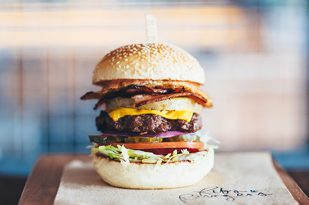 Ribs-&-Burgers-ribs-and-burger