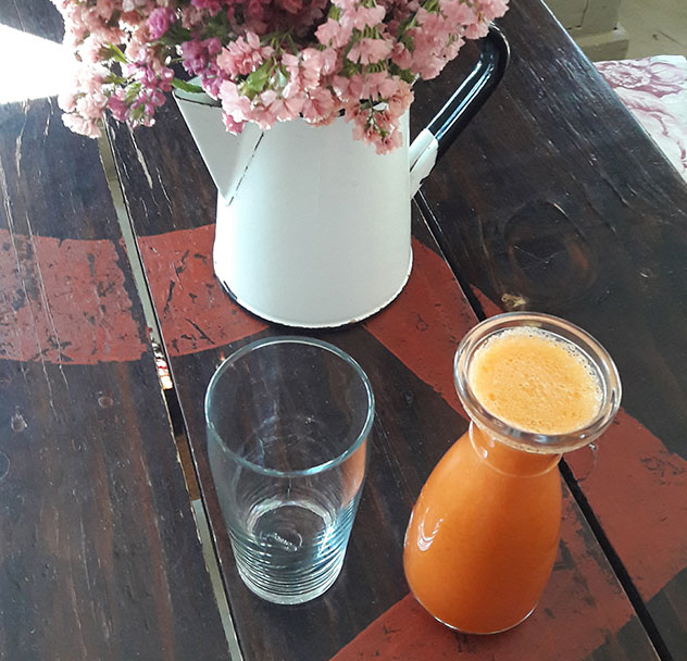Freshly squeezed juice at Cafe Bloom. Photo by Linda Scarborough.