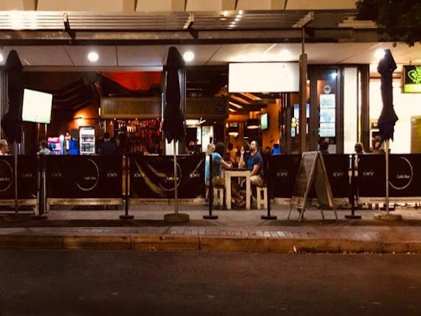 Julian’s Café-Bar