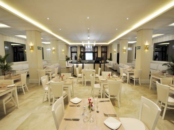 The Restaurant at Hotel 40 on Burg