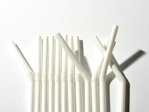 Huge SA food chain to phase out plastic straws by 1 July