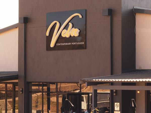 Vela Contemporary Portuguese