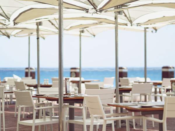Tobago’s Restaurant, Bar and Terrace at Radisson Blu Hotel Waterfront