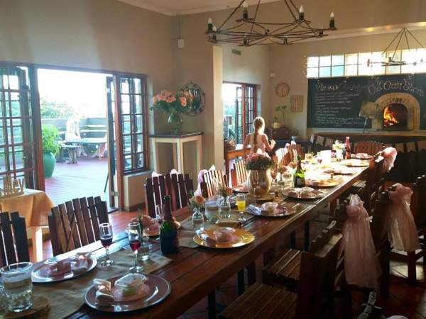 Old Cash Store Week-End Restaurant and Pub