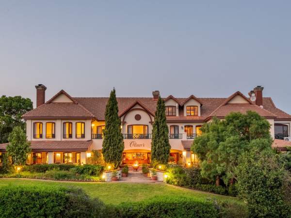 Oliver’s Restaurant and Lodge