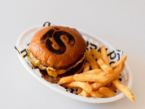 Stud The Burger Shop