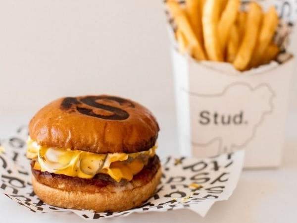 Stud-burger-shop