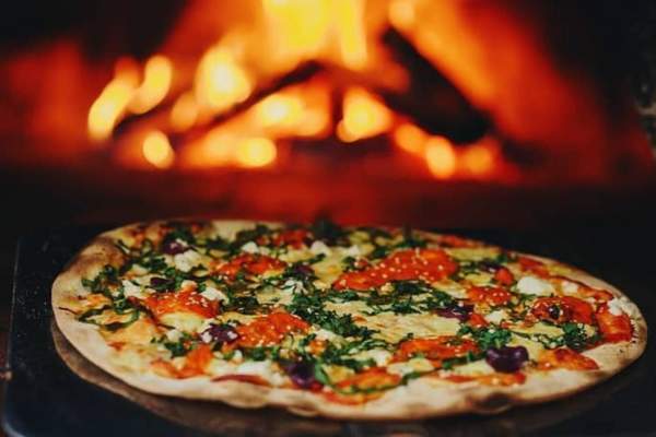 Local Eats & Places to Meet: The Rock Wood Fired Pizza - Lynnwood