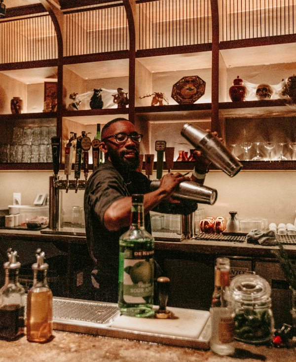BARTENDER
