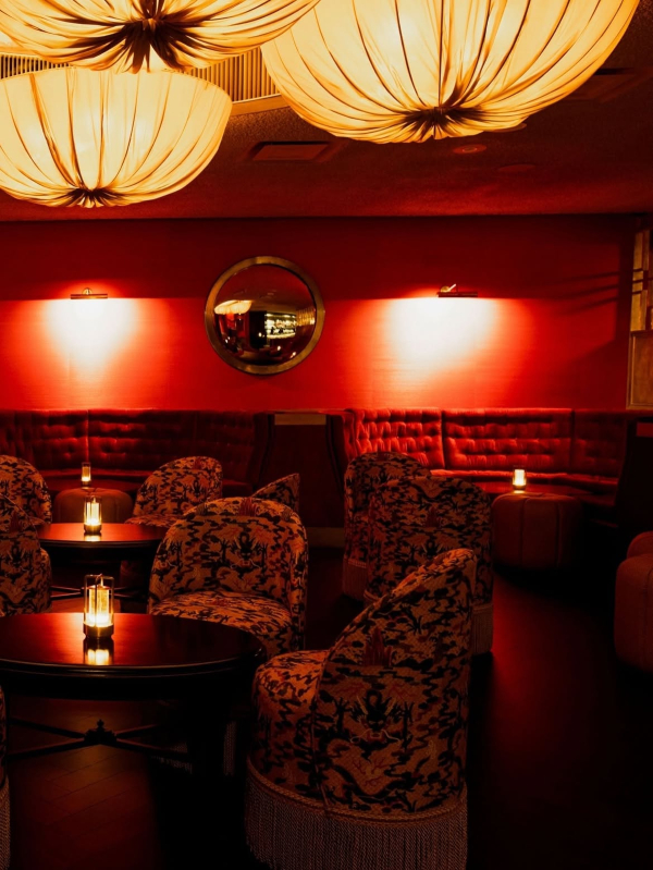 RED ROOM